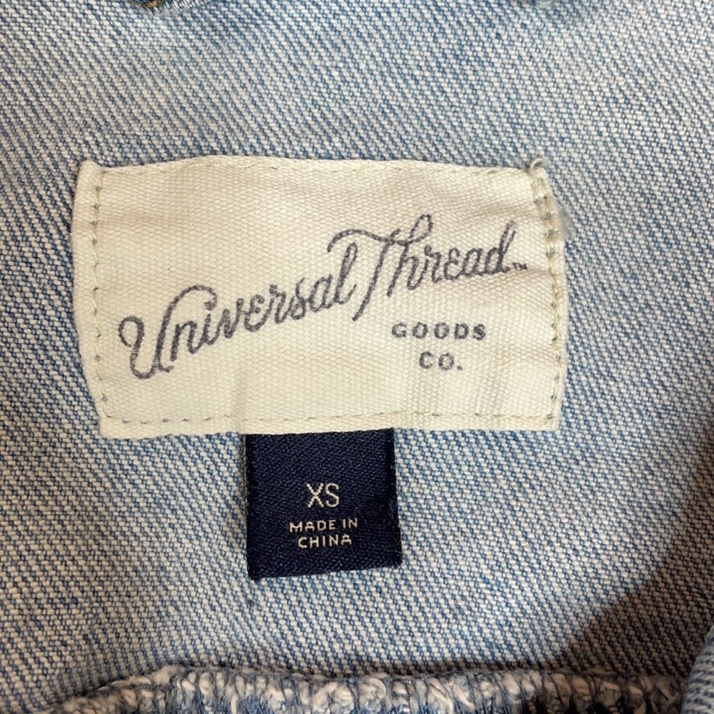 Universal Thread Light-Wash Jean Jacket - image 5